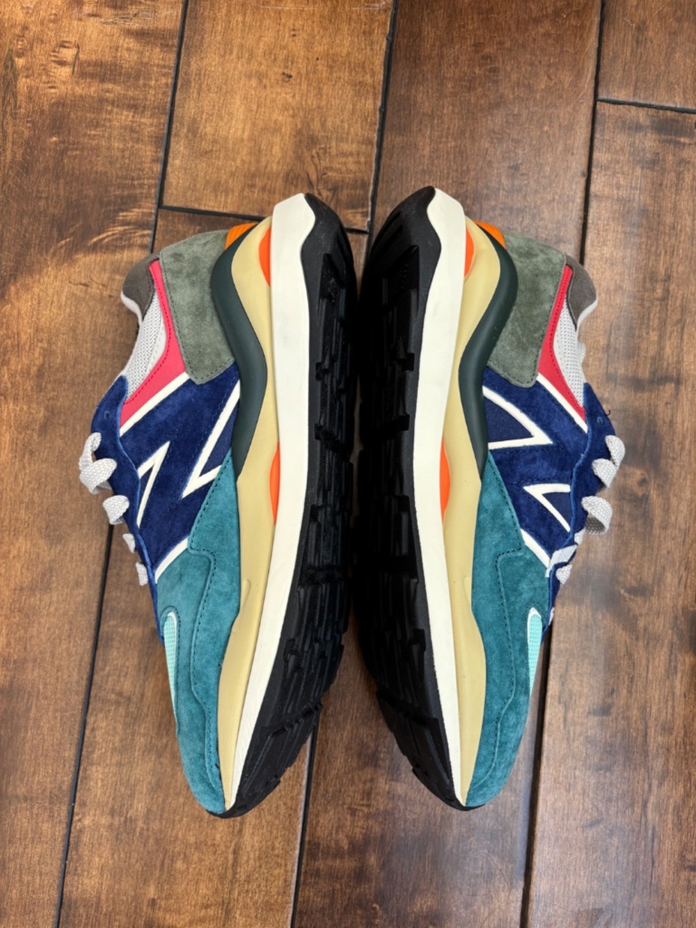 Men’s New Balance Size 8.5 57/40 Sneakers Runners 5740 - Picture 2 of 8